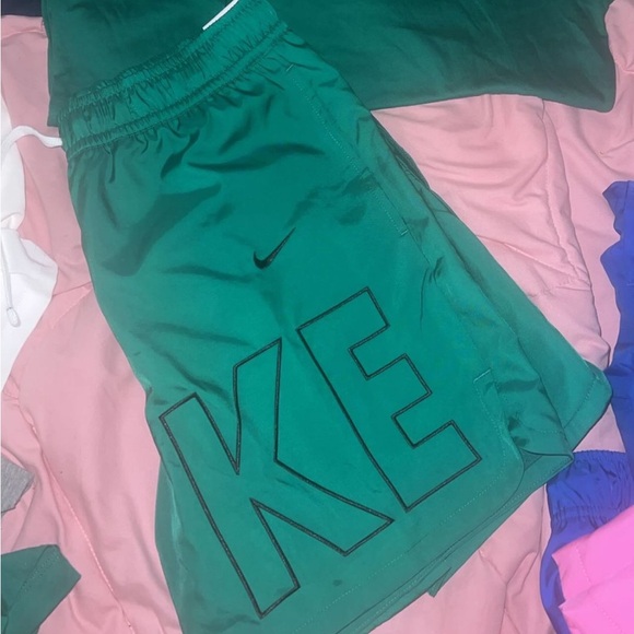 Nike addidas men wear closet sell out show - Picture 7 of 10